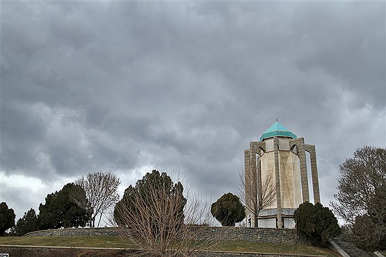 آرامگاه  باباطاهر در همدان