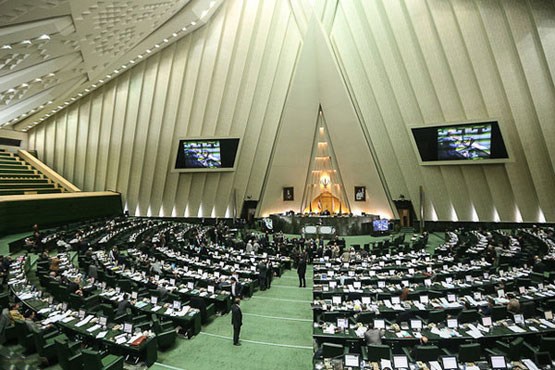 اطاعت از سخنان رهبر انقلاب را واجب می‌دانیم