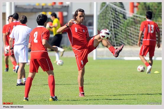 علی کریمی تا پایان فصل در پرسپولیس ماندنی است