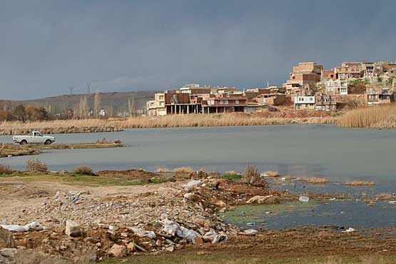 تالابی که زباله دان شد