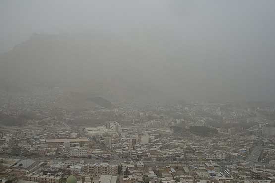 آسمان ایران نیمی گردوخاک و نیمی بارانی