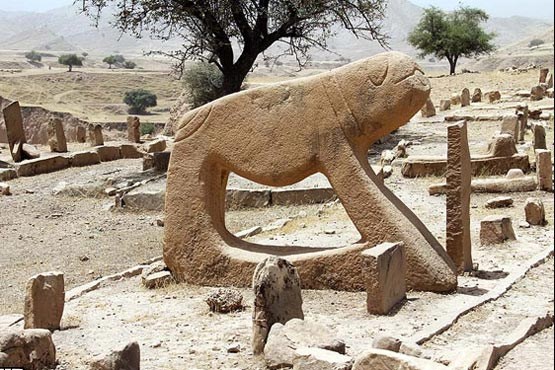 شیرهای تاریخی به زیر آب رفتند