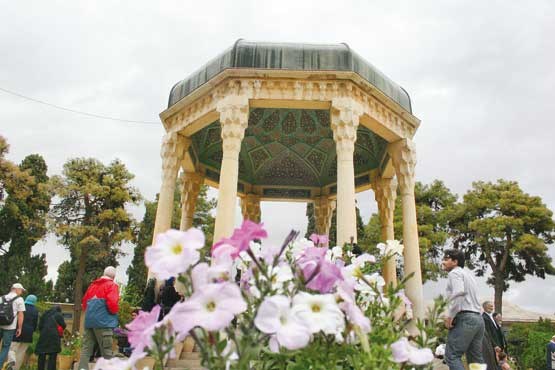 امروز روز سرمستی شیراز است