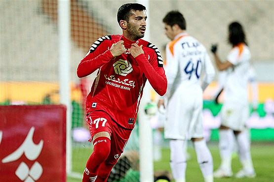 قلعه نویی رسما خواستار جذب 2 بازیکن پرسپولیس شد