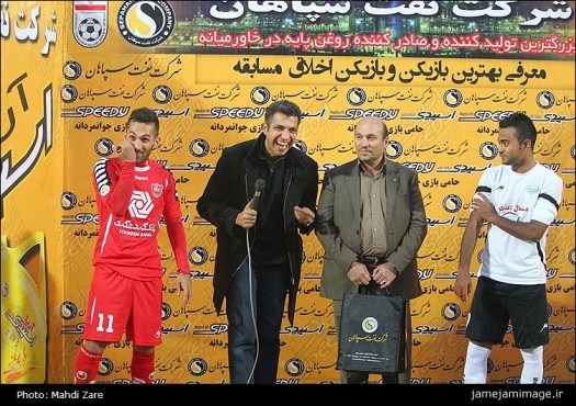 عادل خان سکه را به قلیان کشی ربط نده!
