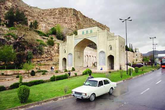 دروازه قرآن شیراز مرمت می‌شود