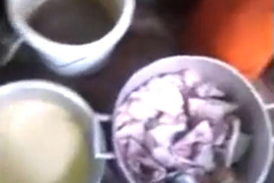 طبخ غذا در دستشویی!