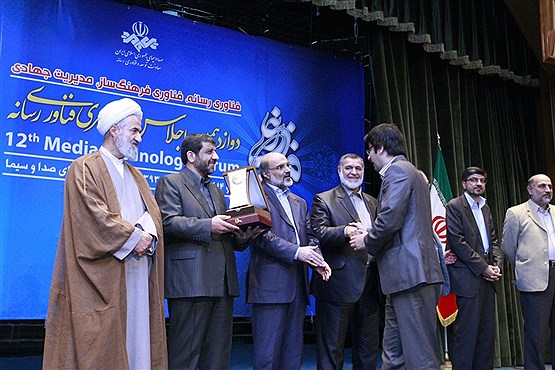 ضرغامی:  آنالوگ به موزه می‌رود