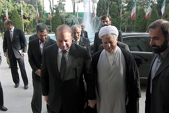 دیدار نخست وزیر پاکستان با هاشمی رفسنجانی
