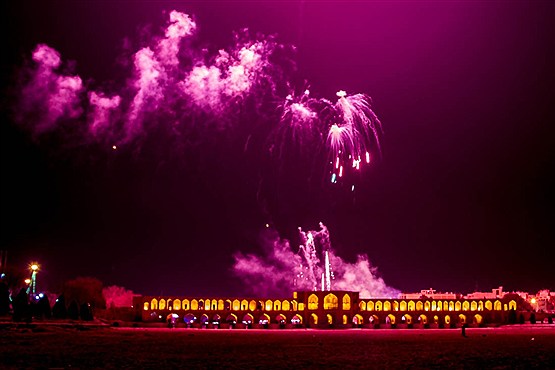 نور افشانی پل خواجو