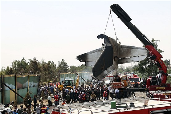 سقوط هواپیمای مسافری در شهرک آزادی تهران