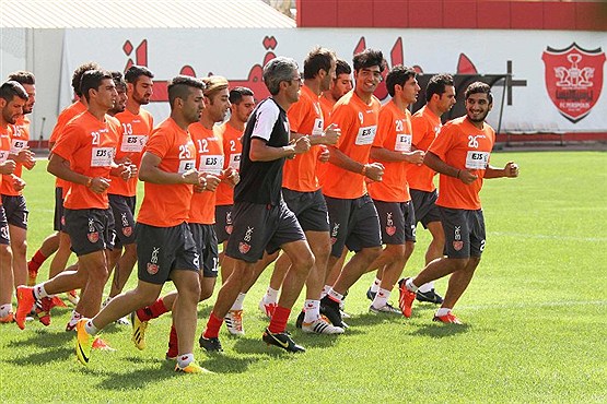 بازیکن افسرده در تمرینات پرسپولیس+عکس
