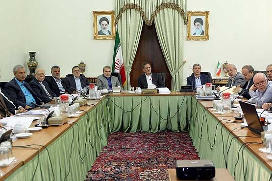 جهانگیری: وزرا شخصا اجرای اقتصاد مقاومتی را پیگیری کنند