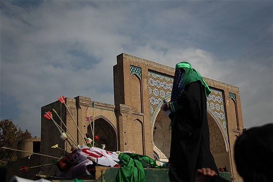 آیین تشییع نمادین شهدای کربلا