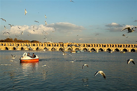 زندگی با نشاط ، هدیه این روزهای زاینده رود