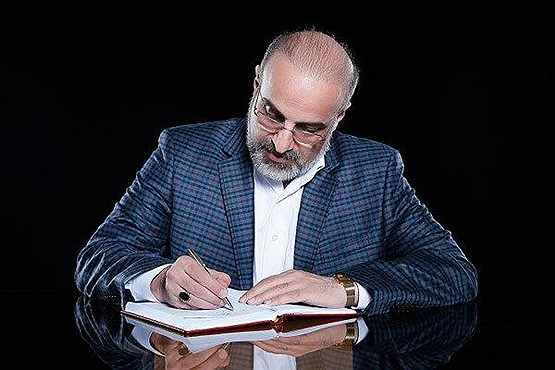 «شکوه»؛ آلبوم تازه محمد اصفهانی به عشق شهدا/بشنوید