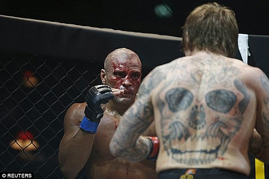 یک ورزش بی رحمانه  و خشن +[مجموعه عکس]