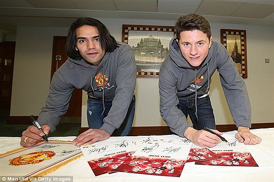 شیاطین سرخ به مدرسه می روند +[مجموعه عکس]