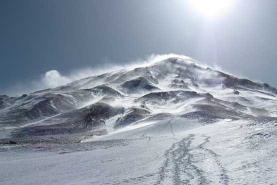 صحنه زیبای بارش برف در ارتفاعات تهران