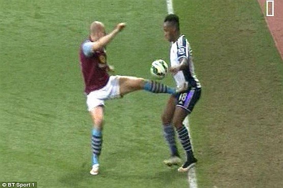 خطای شدید بازیکن لیگ برتری  +[مجموعه عکس]