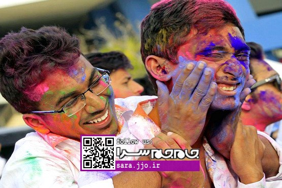 لب‌های خندان بر چهره پیر و جوان: جشنواره رنگ‌ها [مجموعه عکس]