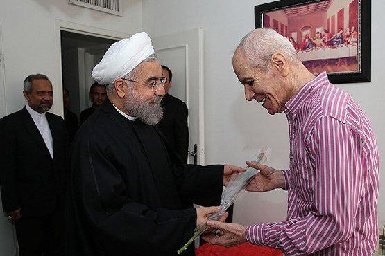 حضور رییس​جمهور در جمع سالمندان آسایشگاه پارسایان
