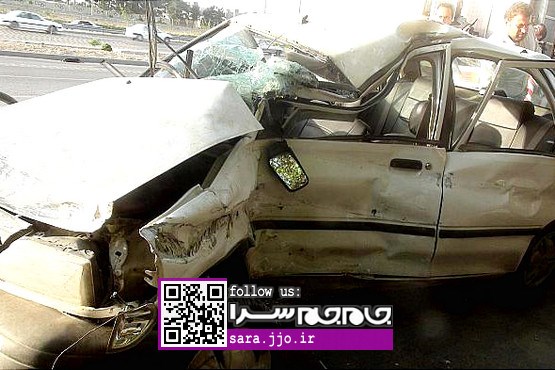 پراید پس از بغل کردن گاردریل در هوا معلق ماند [عکس]