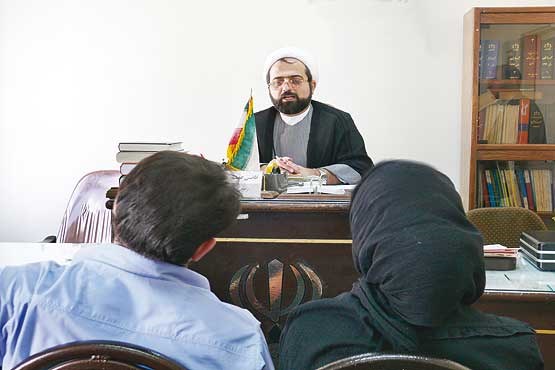 سقف آرزوهایی که زود ترک برداشت