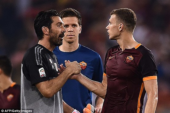 پنجه گرگ ها بر صورت بانوی پیر +[مجموعه عکس]