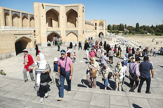 جاذبه و دافعه زندگی شهری در گردشگری