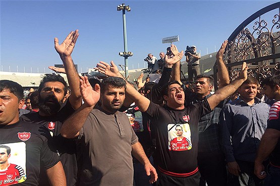 تشییع پیکر هادی نوروزی در ورزشگاه آزادی +[مجموعه عکس]