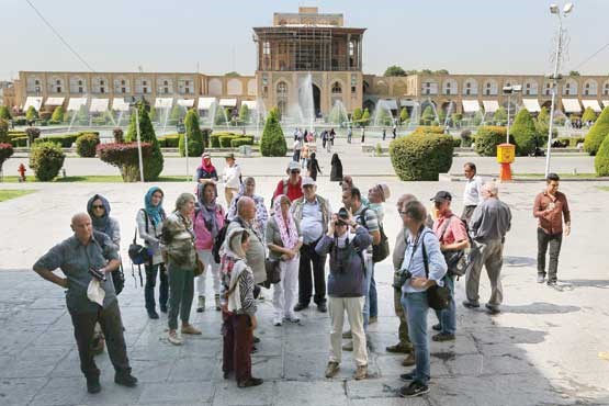 گردشگران زیر چتر حمایت پلیس