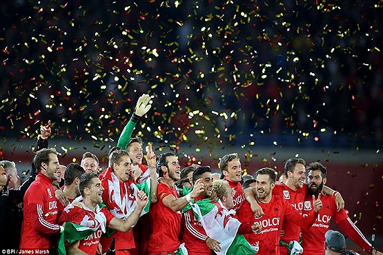 ولز ، خوشحال ترین تیم دنیا+[مجموعه عکس]