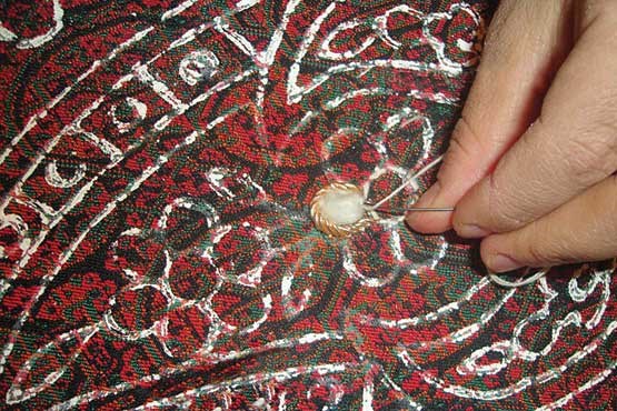 فریبا غفاری؛ از یک زندگی سخت تا شرکت سوزن‌دوزی