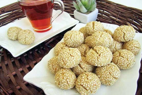 طرز تهیه کلوچه کنجدی