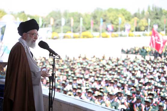 وظیفه همه در مقابل نفوذ دشمن، تبیین است/ استکبار از جهاد کبیر ملت ایران عصبانی است