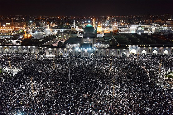 مراسم احیاء شب بیست و یکم رمضان در حرم امام رضا(ع)