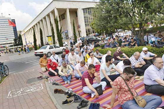 تنها کشور مسلمان اروپا را بشناسید