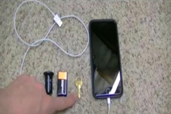 آموزش شارژ گوشی با باتری 9v در مواقع ضروری + فیلم