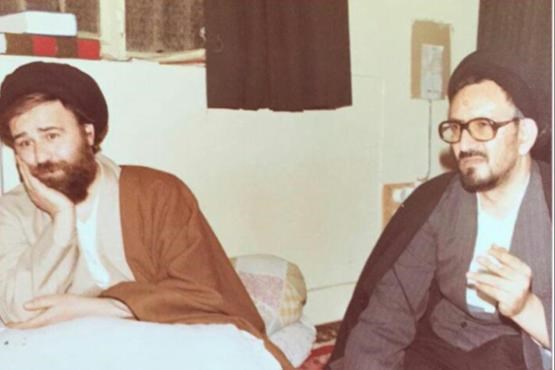 عکسی قدیمی از سید احمد خمینی و سید محمود دعایی