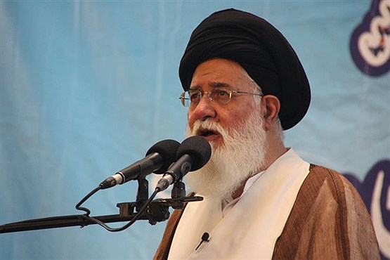 امام جمعه مشهد: شرکت‌های مدلینگ ایتالیایی بازارهای ایران را آلوده می‌کنند