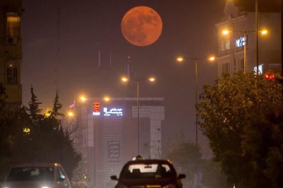 "سوپر مون" قرن در ایران و دیگر نقاط مختلف جهان + تصاویر