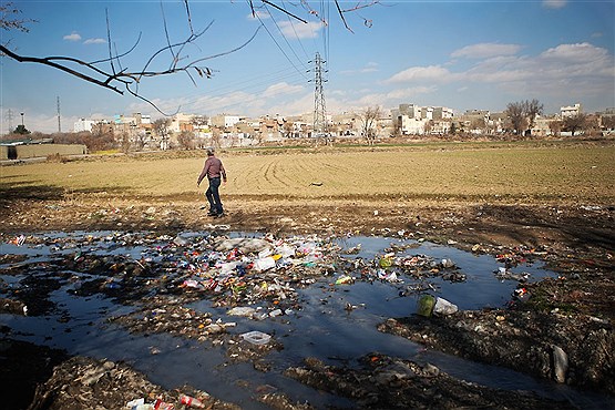 سبزی می‌کارند آلودگی درو می‌کنند