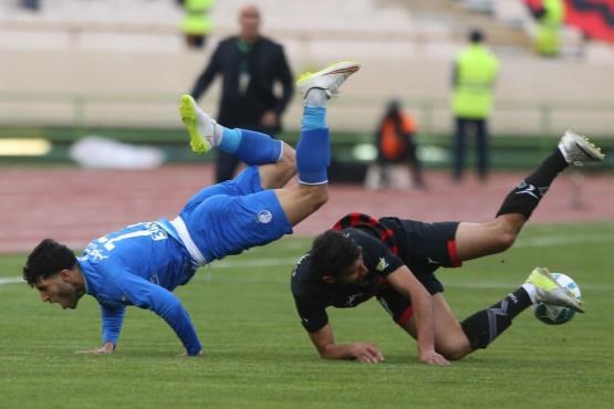 رکوردی که از دست آبی ها رفت / پرسپولیس و استقلال مساوی شدند!