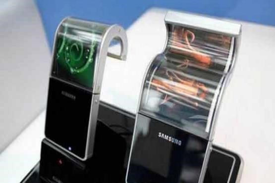 اولین صفحه نمایش 9.1 اینچی OLED که می‌تواند به هر دو طرف خم شود