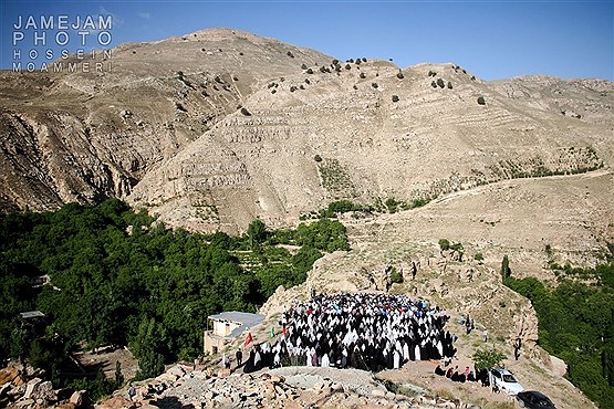 اقامه نماز عید سعید فطر در روستای اسفیدان