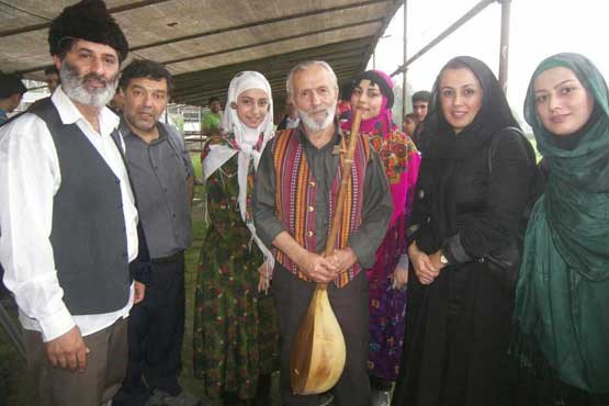 آشنایی با آداب و رسوم مازندران در مستند «گل خوم» آشنایی با آداب و رسوم مازندران در مستند «گل خوم»