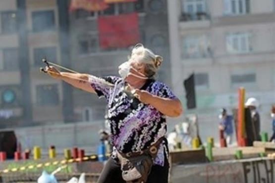 خاله سنگ‌انداز دستگیر شد