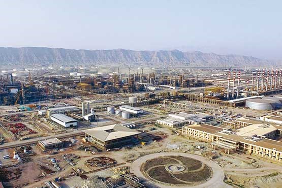 تکمیل پالایشگاه ستاره خلیج فارس اجرای اقتصاد مقاومتی است