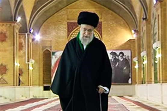 فیلم حضور رهبر انقلاب در مرقد امام خمینی (ره) و مزار شهدا
